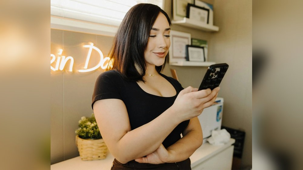 Best Booking App for Lash Techs